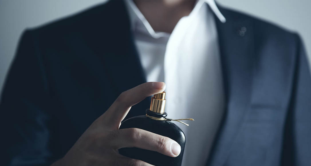 کدام عطرهای مردانه پخش بوی عالی دارند؟